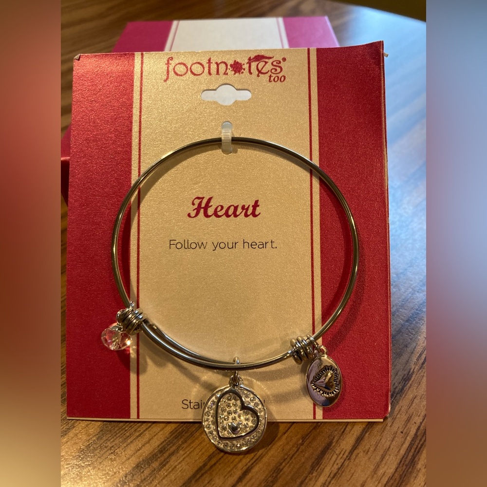 NEW Footnotes bracelet Follow Your Heart design.